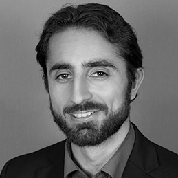 Arraz Makhzani